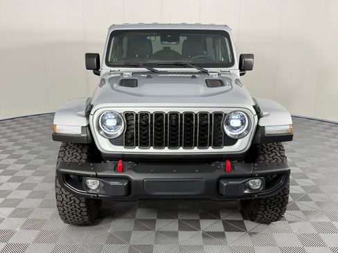 Used 2024 Jeep Wrangler Unlimited Rubicon AWD/4WD image 2