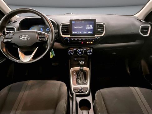 Used 2023 Hyundai Venue SEL FWD image 7