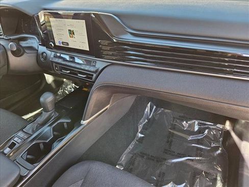 Used 2025 Toyota Camry LE image 20