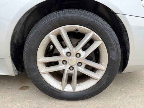 Used 2015 Chevrolet Impala LTZ FWD image 21