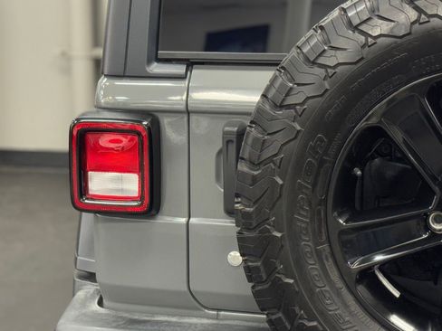 Used 2019 Jeep Wrangler Unlimited Sport AWD/4WD image 13