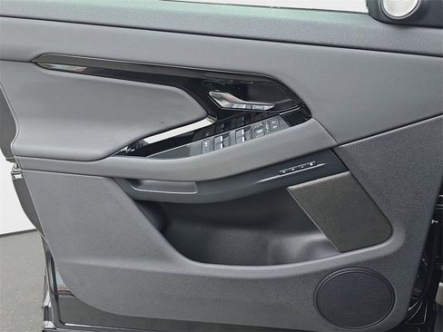 New 2026 Land Rover Range Rover Evoque Dynamic SE image 27
