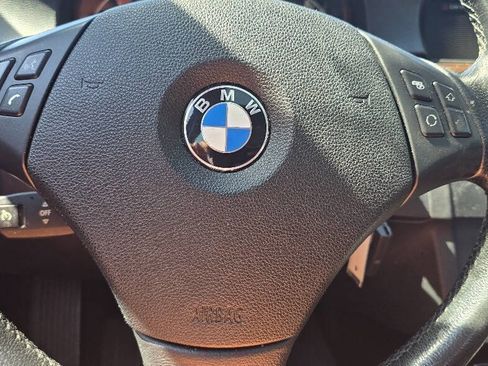 Used 2011 BMW 335i xDrive Sedan AWD/4WD image 19