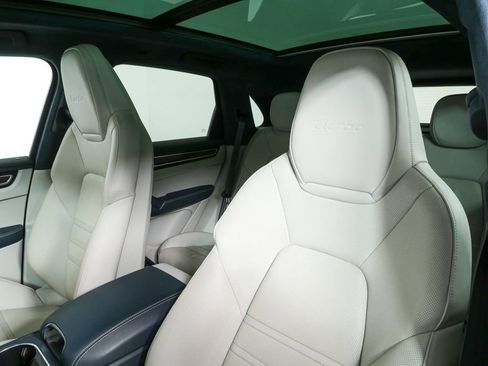 Certified 2021 Porsche Cayenne Turbo AWD/4WD image 5