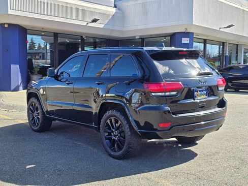 Used 2018 Jeep Grand Cherokee Altitude image 5