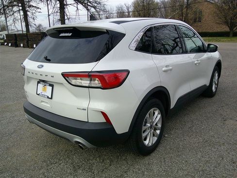 Used 2020 Ford Escape SE image 5