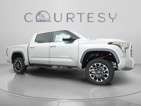 New 2025 Toyota Tundra Limited AWD/4WD image 18