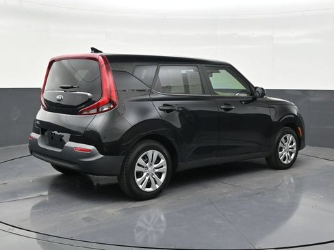 Used 2021 Kia Soul LX FWD image 5
