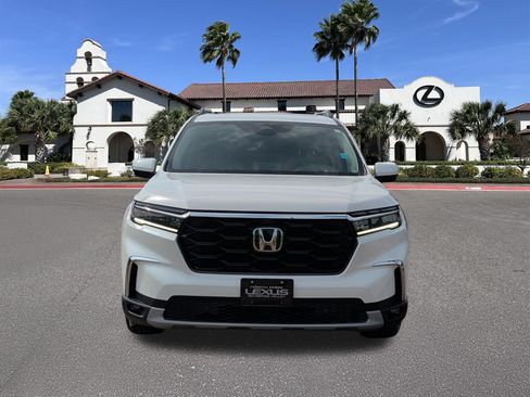 Used 2025 Honda Pilot Elite image 6