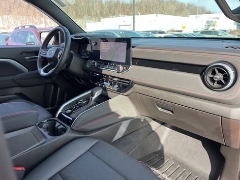Used 2025 Chevrolet Colorado Z71 w/ Z71 Convenience Package 2 image 27