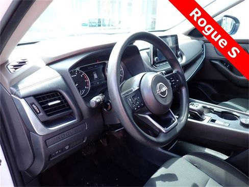 Used 2023 Nissan Rogue S image 14
