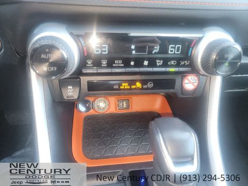 Used 2024 Toyota RAV4 Adventure AWD/4WD image 13