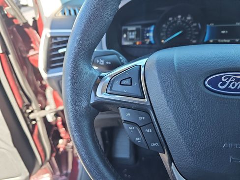 Used 2024 Ford Edge SEL image 16