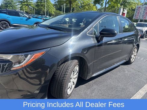 Used 2022 Toyota Corolla LE FWD image 2