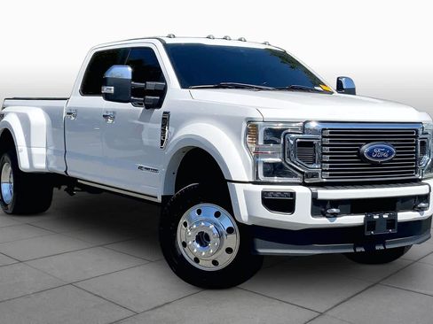 Used 2022 Ford F450 Platinum w/ FX4 Off-Road Package image 3