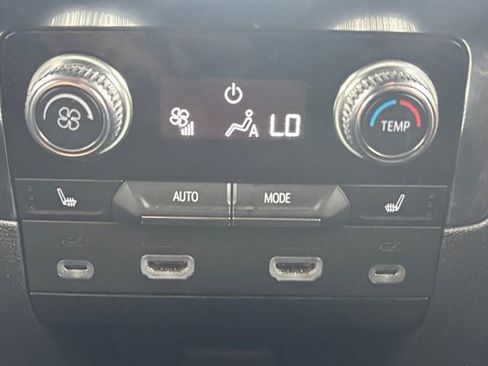 Used 2023 GMC Yukon XL Denali w/ Max Trailering Package AWD/4WD image 35