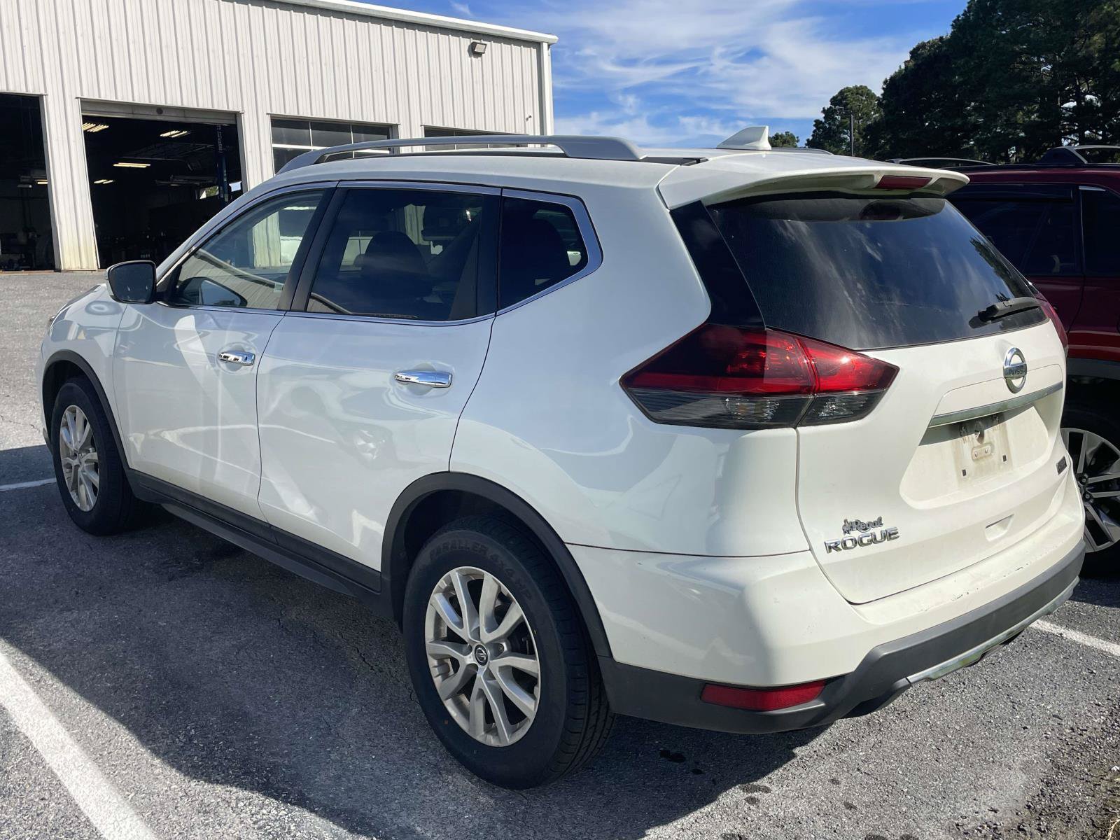 Used 2019 Nissan Rogue S w/ Special Edition Package FWD image 4