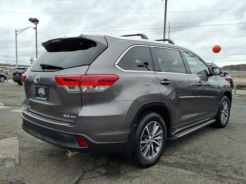Certified 2018 Toyota Highlander XLE w/ Protection Package #3 AWD/4WD image 6