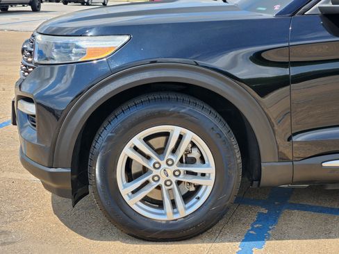 Used 2020 Ford Explorer XLT w/ Equipment Group 202A RWD image 26