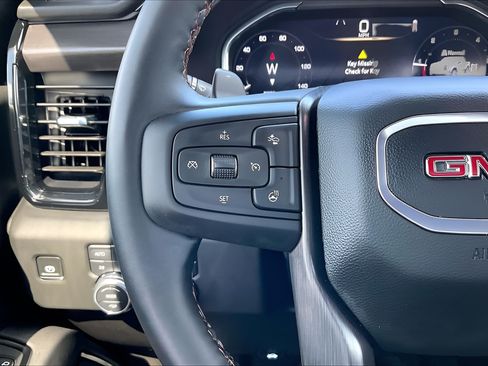 Used 2025 GMC Sierra 1500 AT4 w/ AT4 Premium Package AWD/4WD image 10