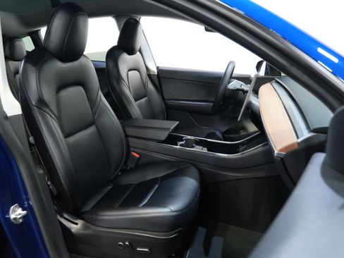 Used 2021 Tesla Model Y Long Range image 31