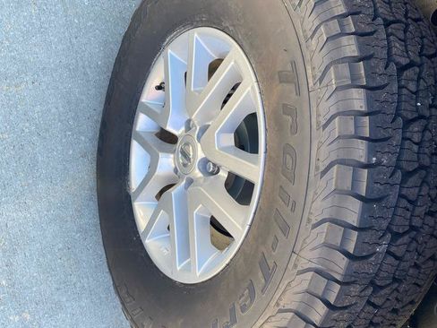 Used 2018 Nissan Frontier SV AWD/4WD image 10