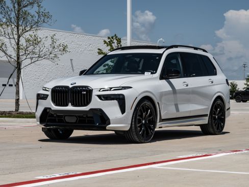 Used 2025 BMW X7 M60i w/ Climate Comfort Package AWD/4WD image 5