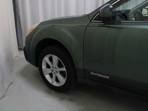 Used 2013 Subaru Outback 2.5i Premium AWD/4WD image 29