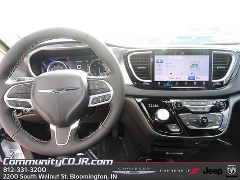 New 2026 Chrysler Voyager LX image 11