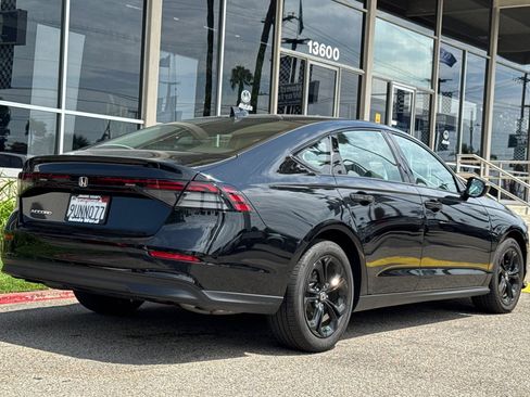 Certified 2025 Honda Accord SE image 5