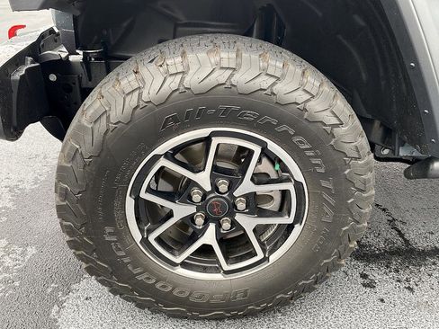 Used 2025 Jeep Wrangler Unlimited Rubicon image 9