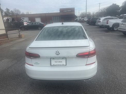 Used 2020 Volkswagen Passat 2.0T R-Line image 5
