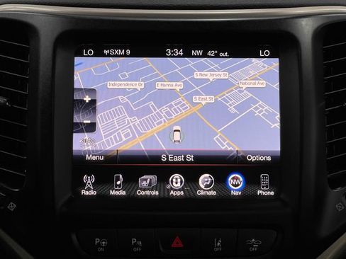 Used 2018 Jeep Cherokee Limited w/ Technology Group image 10