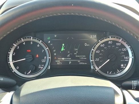 Used 2023 Toyota Highlander LE image 23