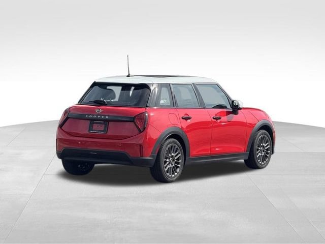 Used 2026 MINI Cooper 4-Door Hardtop FWD image 4
