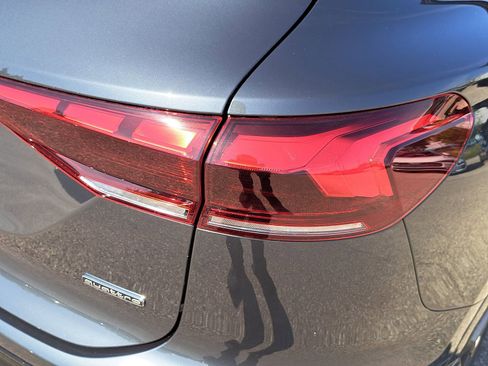 New 2025 Audi Q6 e-tron Premium image 39