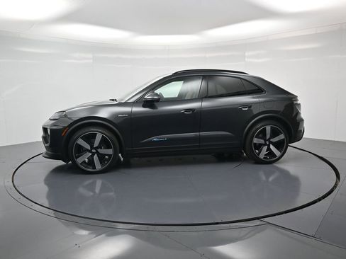 New 2026 Porsche Macan 4 Electric image 2