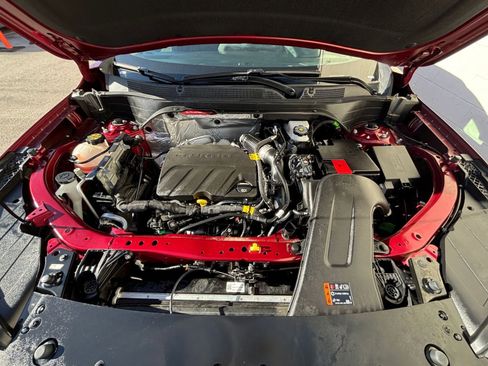 Used 2025 Chevrolet Trax LT image 32