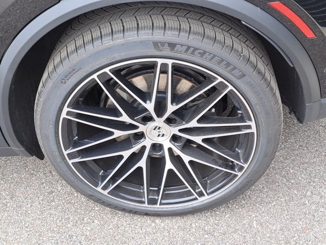 Used 2026 Porsche Macan Electric RWD image 13
