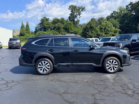 Used 2023 Subaru Outback Premium AWD/4WD image 4