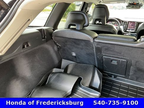 Used 2018 Volvo XC60 T6 Momentum w/ Advanced Package AWD/4WD image 25