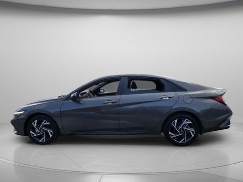 Certified 2025 Hyundai Elantra SEL FWD image 3