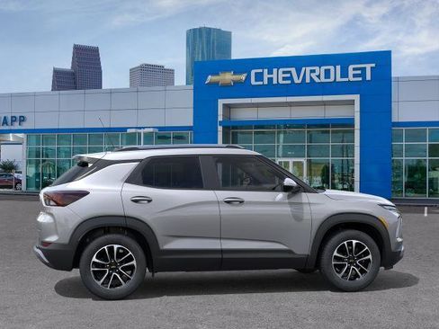 New 2026 Chevrolet TrailBlazer LT w/ LT Cold Weather Package AWD/4WD image 5