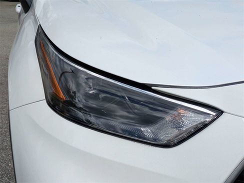 Used 2022 Toyota Highlander LE image 9