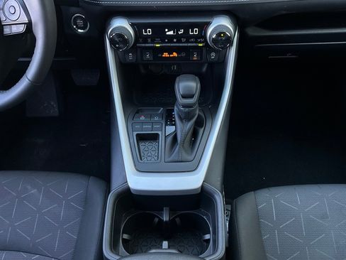 Used 2025 Toyota RAV4 XLE image 15