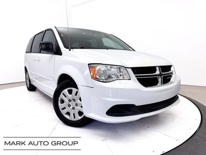 Used 2017 Dodge Grand Caravan SE w/ UConnect Hands-Free Group