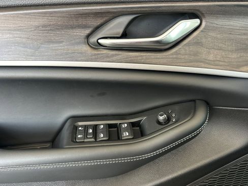 New 2026 Jeep Grand Cherokee Altitude image 12