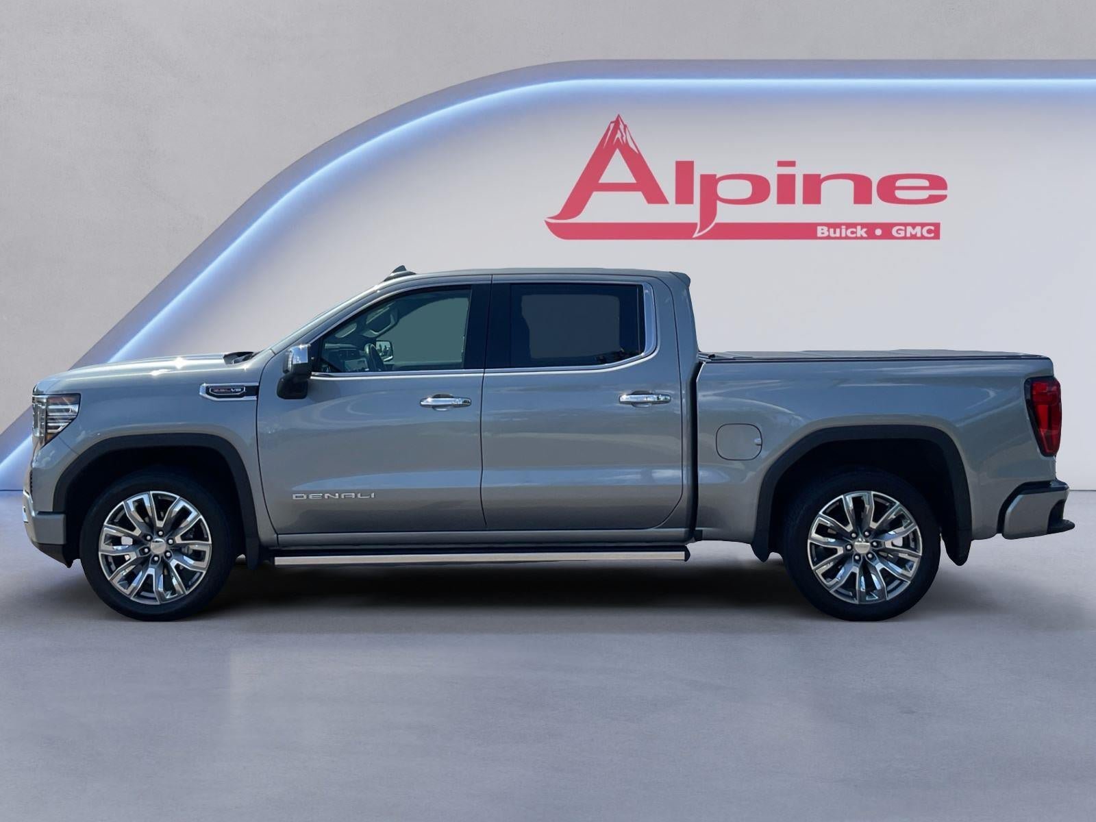 Used 2024 GMC Sierra 1500 Denali AWD/4WD image 2