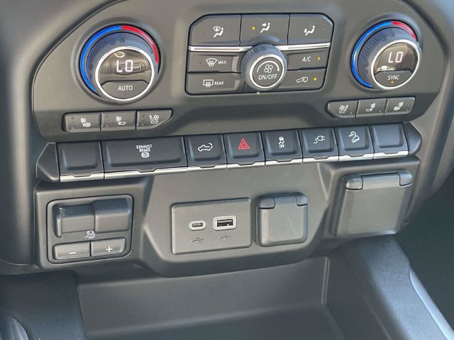Used 2022 Chevrolet Silverado 2500 LTZ AWD/4WD image 19