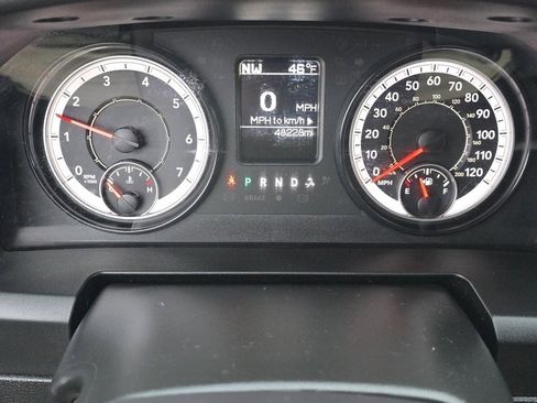 Used 2024 RAM 1500 Classic SLT image 32